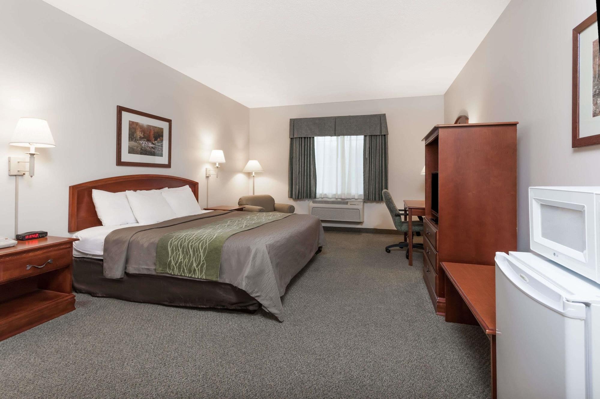 Days Inn By Wyndham Pentwater Exterior photo