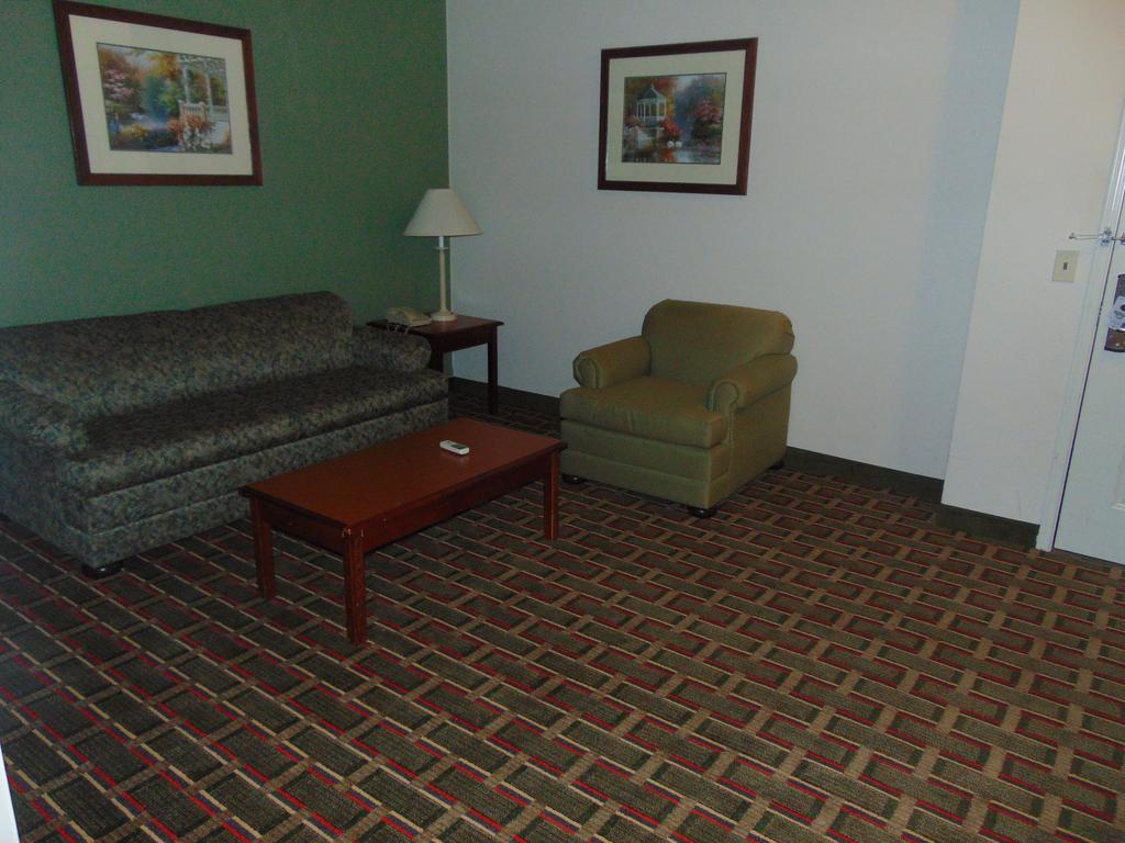 Days Inn By Wyndham Pentwater Exterior photo
